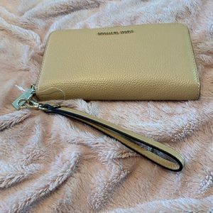 COPY - Michael Kors wallet